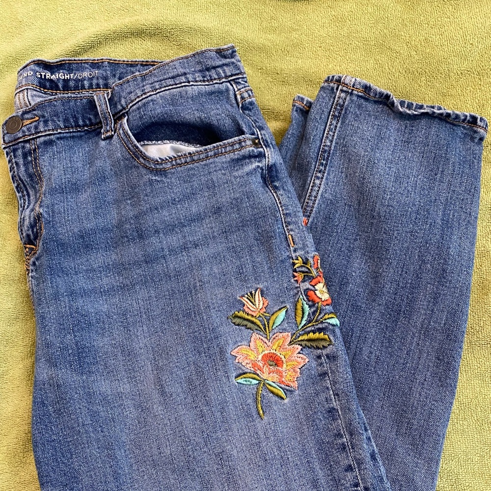 Flower embroidery jeans